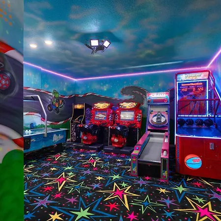 Epic 8Br Villa Free Arcade Theater Pool Spa!